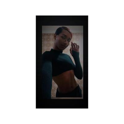 JOVENCITA, FEMENINA Y CALIENTE