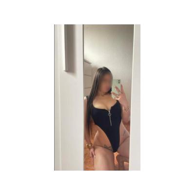 ANGUIE BELLA LATINA DE CURVAS UNICAS