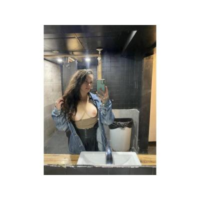 Soy una chica muy seria y amigable.