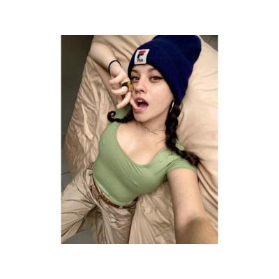 Soy una chica muy seria y amigable.