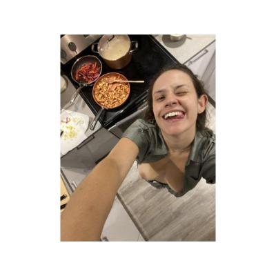 Soy una chica muy seria y amigable.