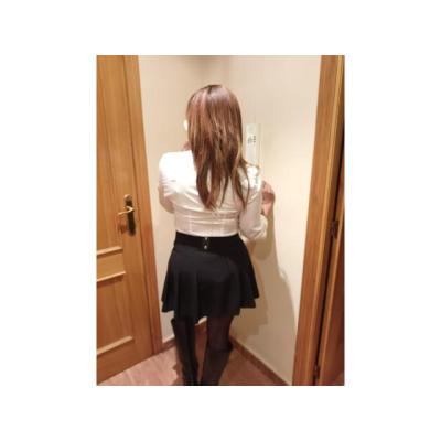 ELEGANTE, DISCRETA Y EDUCADA.