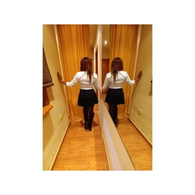 ELEGANTE, DISCRETA Y EDUCADA.