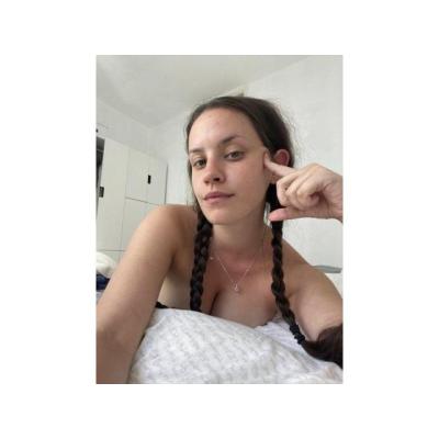 Soy una chica muy seria y amigable.