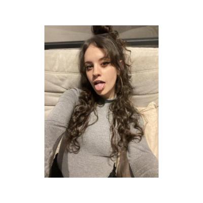 Soy una chica muy seria y amigable.