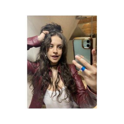 Soy una chica muy seria y amigable.