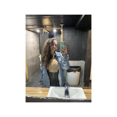 Soy una chica muy seria y amigable.