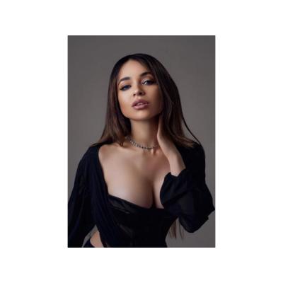 SOY SOFIA MUY GUAPA Y TIERNA