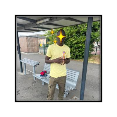 JOVEN FRANCES ACTIVO VARONIL