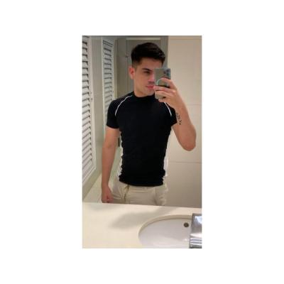 BRUNO ATRACTIVO LATINO FOGOSO ARDIENTE