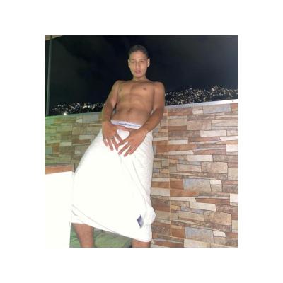 NUEVO DE PASO, ARDIENTE Y JUGUETÓN