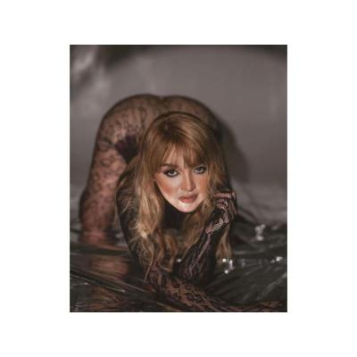 EMILY  HERMOSA MUJER COLOMBIANA