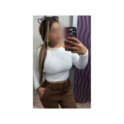 Masajistas en tatami y camilla