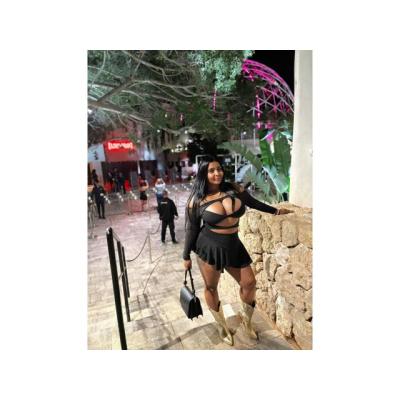 LA COLOMBIANA DE TUS SUEÑOS MÁS OSCUROS