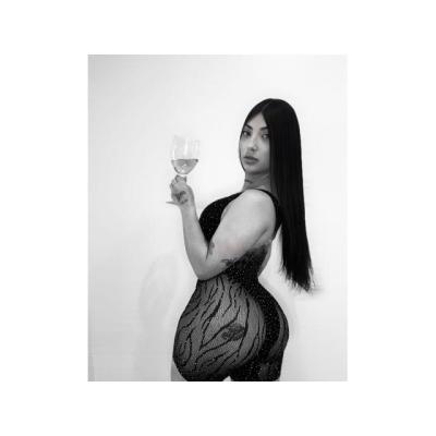 VALERIA HERMOSA MUJER COLOMBIANA