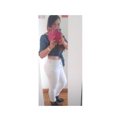 CUATRO AMIGAS LATINAS GUAPISIMAS 24H