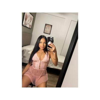 ISABELLA HERMOSA MUJER COLOMBIANA