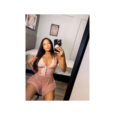 ISABELLA HERMOSA MUJER COLOMBIANA