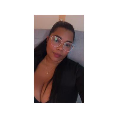 CUATRO AMIGAS LATINAS GUAPISIMAS 24H