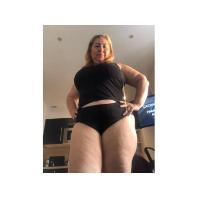 Madura guapa y gordita con pelitos