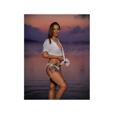 CHANEL HERMOSA MUJER COLOMBIANA