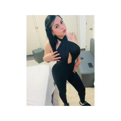 MUJER MADURA Y LATINA