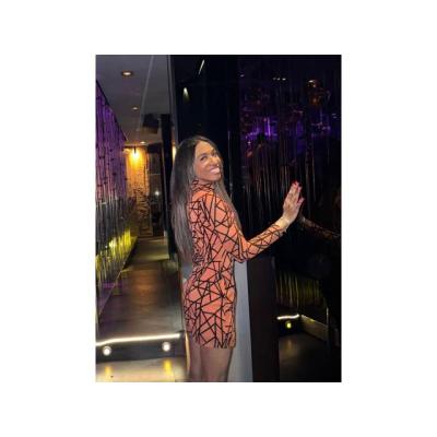 NIÑATA CON RICA SORPRESA AVAILABLE 24H