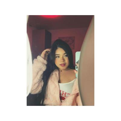 LUNA  HERMOSA MUJER COLOMBIANA