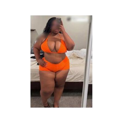 UNA MUJER CON CURVAS Y MUCHA PASIÓN