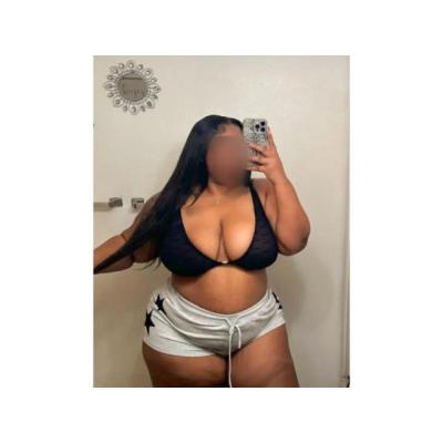 UNA MUJER CON CURVAS Y MUCHA PASIÓN