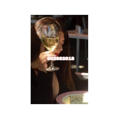 Masajes en camilla y. . . . Date un capricho