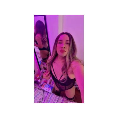 DISFRUTA DE UN TRIO BIEN CACHONDO