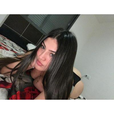 NICOLE, COLOMBIANA SUPER TOP