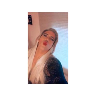 VICKY LA BOMBON LA ÚNICA LA INIMITABLE