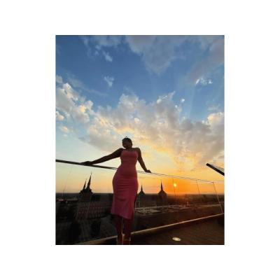 DISFRUTA DE UNA NOCHE DE PASIÓN Y LOCURA