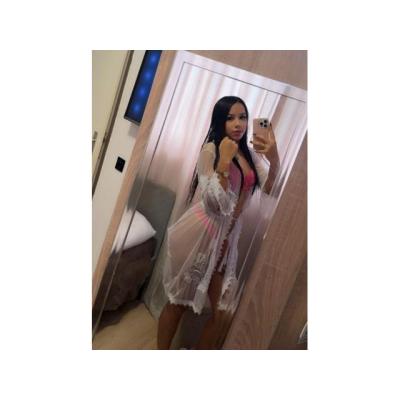 Mia una niña tierna y sexy muy cariñosa