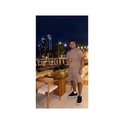 ROBERTO LATINO LLENO DE LUJURIA