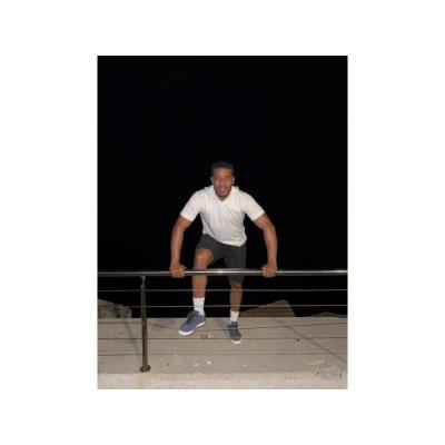 ROBERTO LATINO LLENO DE LUJURIA