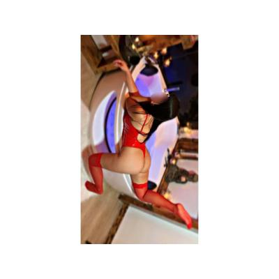 Daniella servicios calientes