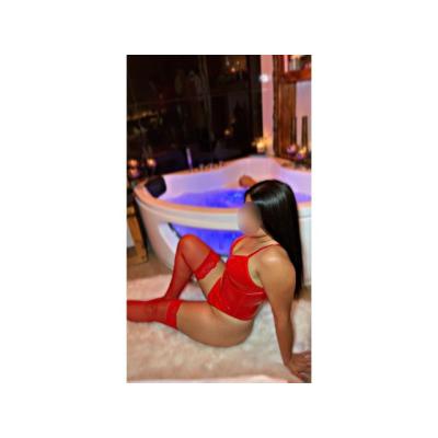 Daniella servicios calientes