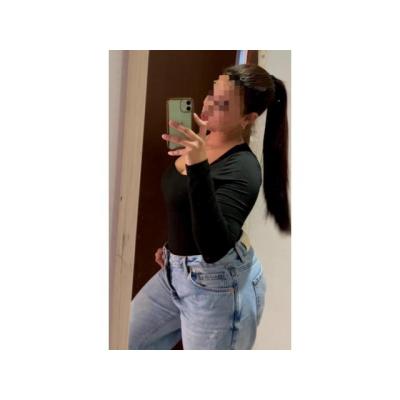 LAURA UNA SENSUAL Y ADICTIVA JOVENCITA