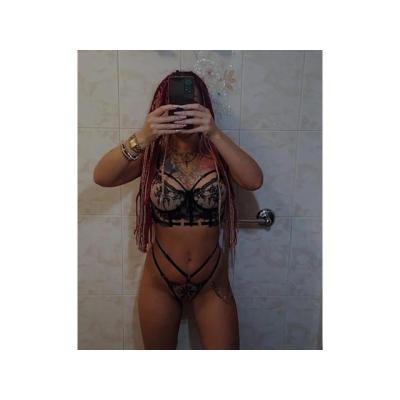 Sara Española complaciente Fotos Reales