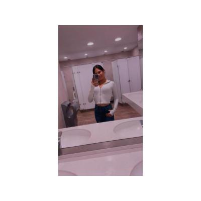 LUCERO UNIVERSITARIA PRIMERIZA BUSCA. . .