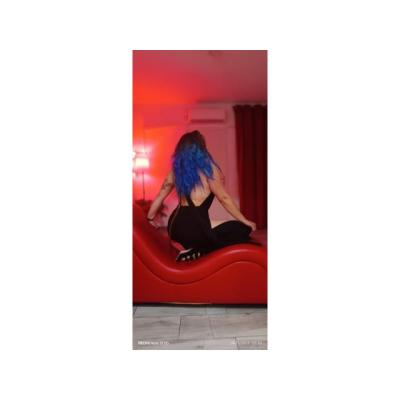 Luna Joven Española 24 años