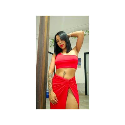 UNA DELICIOSA TENTACION DESNUDA EN TU CAMA