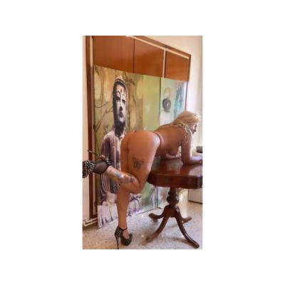 GIME DE PLACER JUNTO A SEXY BRASILEÑA