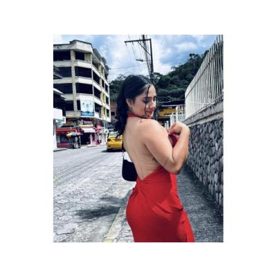 Luna chica cachonda con ganas de pasarla bien