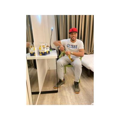 ROBERTO ATRACTIVO LATINO FOGOSO FIESTERO