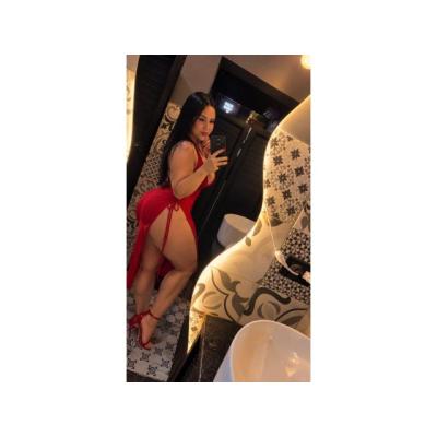 SOFIA UNA CHICA CARIÑOSA Y PROVOCATIVA