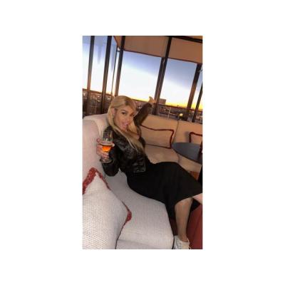 Atemberaubender Körper 23CM